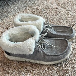 Women's hey dudes size 7